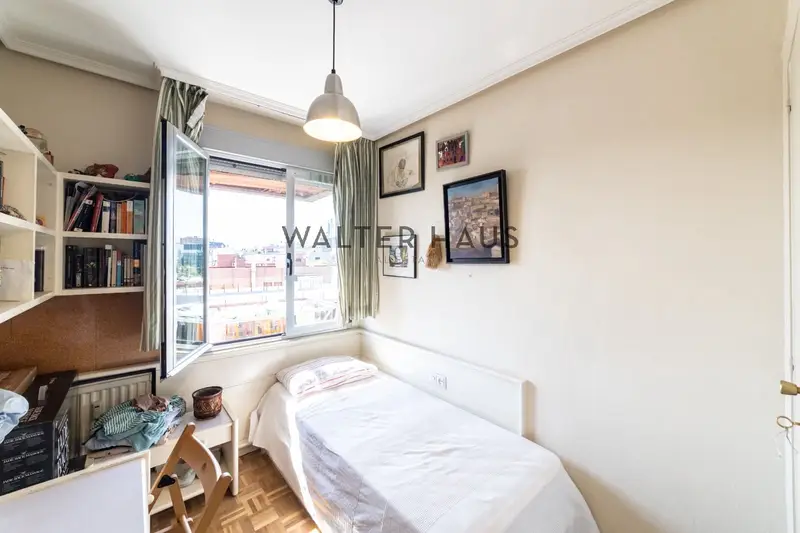 Piso en venta en Nueva Espa
							ña Madrid 161m2 4 dormitorios 2 ba
											nos terraza garaje trastero
