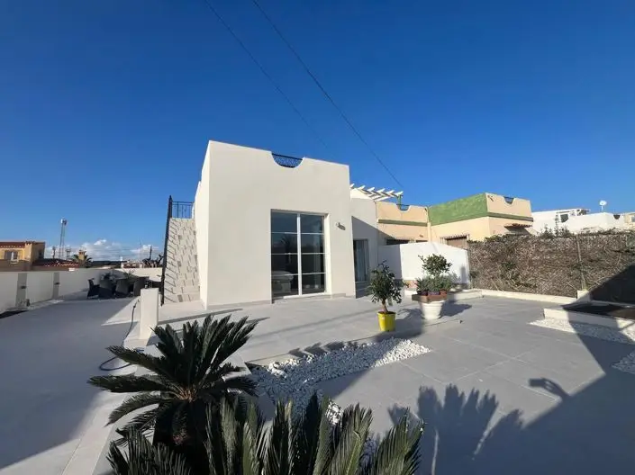 Villa en venta Torrevieja 3 dormitorios con piscina privada