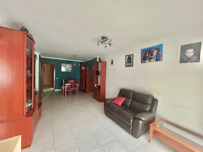 Apartamento 4 habitaciones 2 baños Pineda de Mar zona comercial