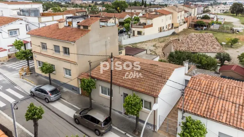 Casa en Parets del Valles 3 habitaciones con patio y semisotano