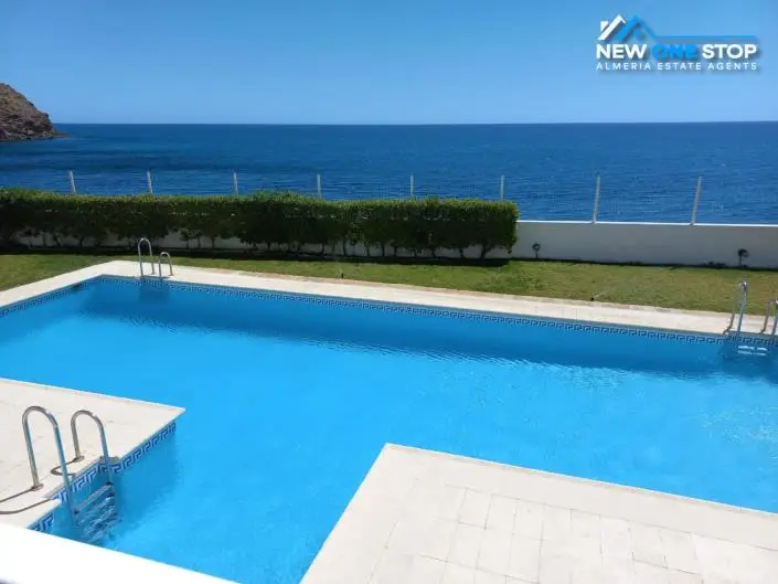 Apartamento 2 Dormitorios Carboneras Primera Linea de Playa
