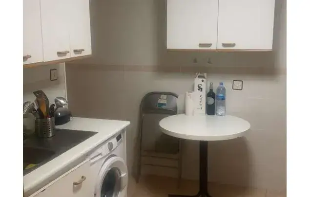 Habitación para Estudiantes en Leganés - Amueblada y Cerca de Restaurantes