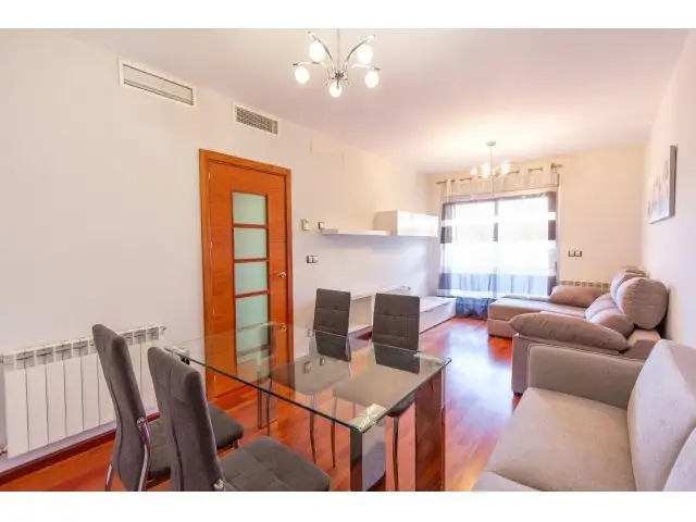 Piso de Lujo en Residencial El Campus Granada