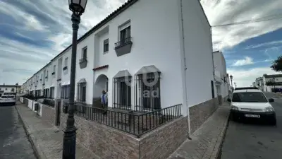 Chalet en venta en Calle del Lirio, 2