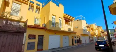 Casa adosada en venta en San Miguel