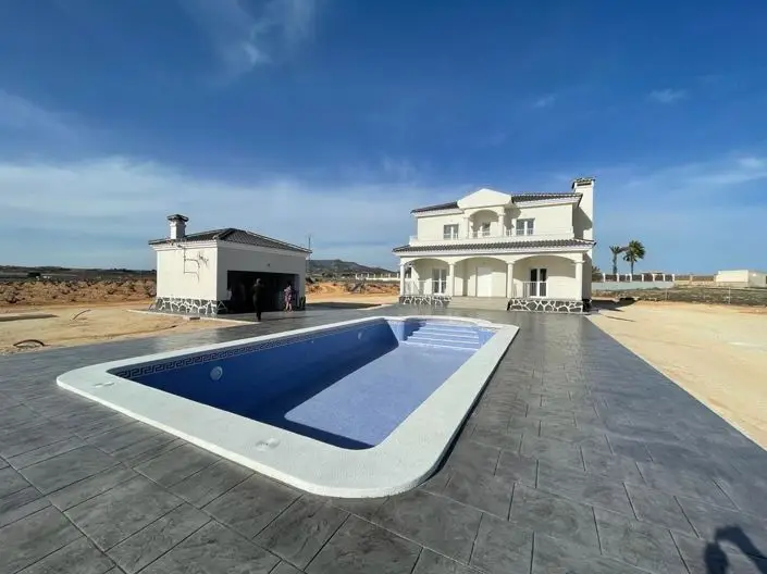 4 Bed Villa for sale
