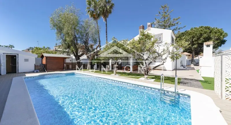 Chalet en Venta Santiago de la Ribera 4 Dormitorios Piscina Privada