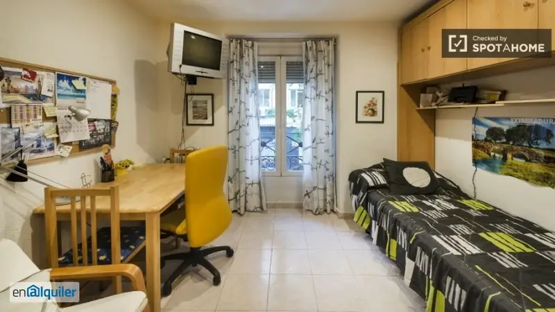 Habitacion con llave independiente Malasaña Madrid estudiantes