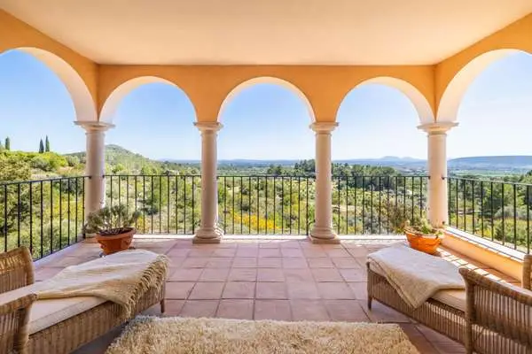 Villa de Lujo en Alaró Mallorca con Licencia Turistica