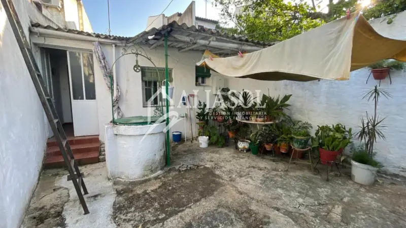 Casa en venta Calle Campanas 106m2 2 dormitorios para reformar