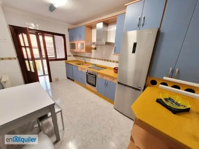 Alquiler Piso Amueblado La Magdalena Versalles 2 Dormitorios Garaje