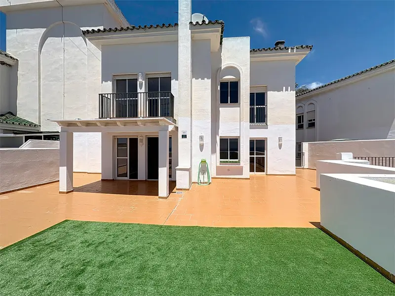 Apartamento 4 Dormitorios en Venta Malaga