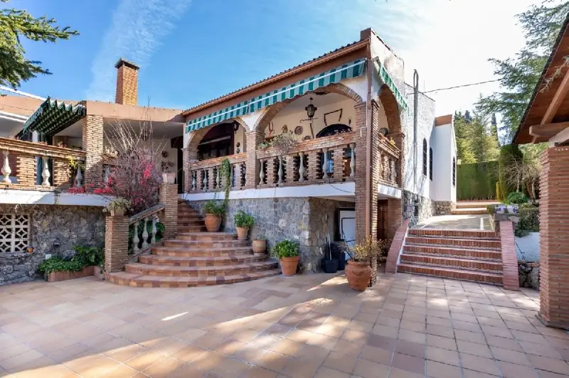 Venta Chalet con Terraza Colinas Bermejas Monachil