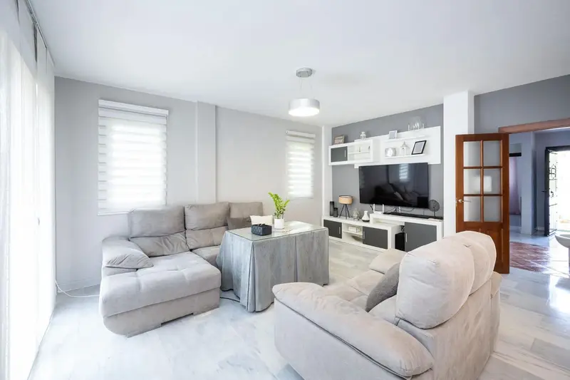 Chalet de Lujo en Altos de La Zubia Gran oportunidad