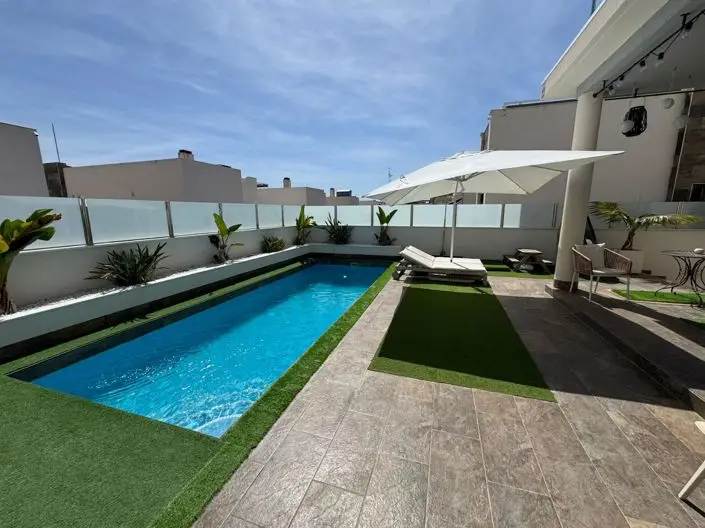 Villa de 5 Dormitorios en Orihuela Costa