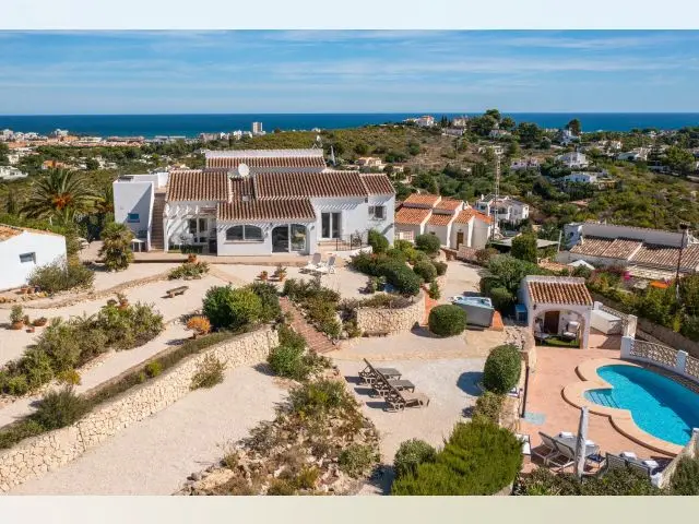 Casa-Villa de 4 Dormitorios alquiler Alicante, España