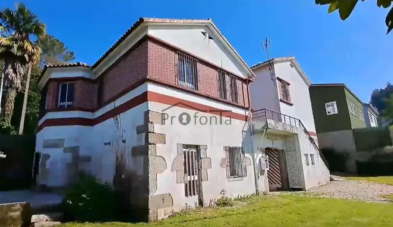 Venta de casa con terraza en Requián (Betanzos)