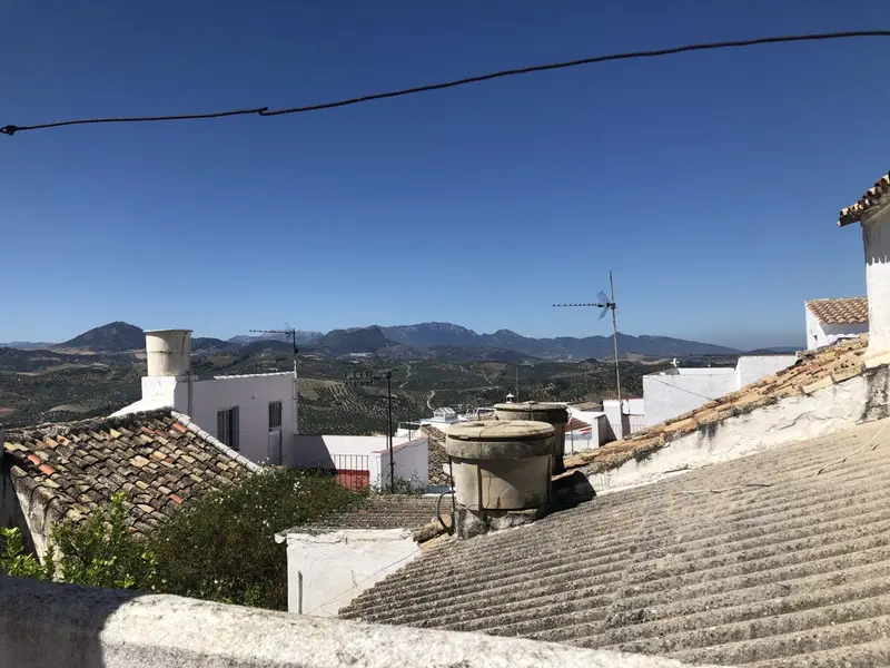 Casa de Pueblo con 4 Dormitorios en Olvera