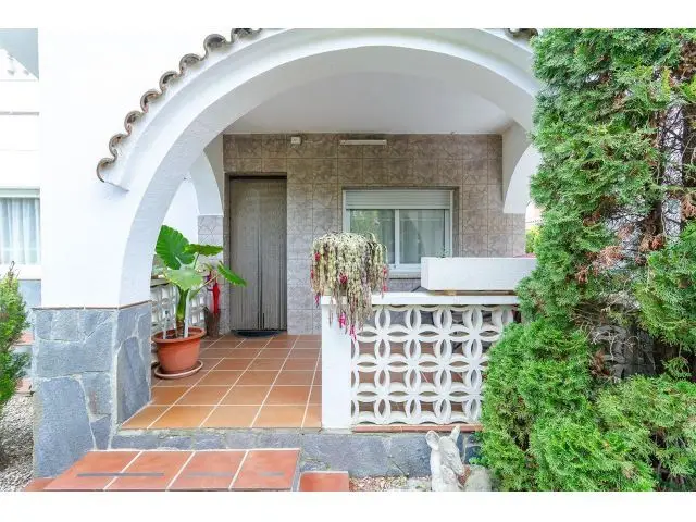 Casa en Piera con Piscina: Salud, Naturaleza y Bienestar