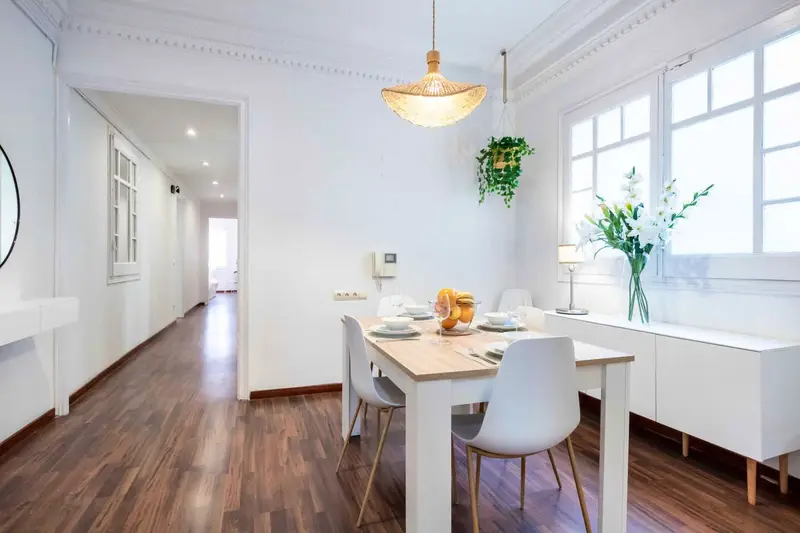 Apartamento Lujoso Cerca del Mercado Galvany Barcelona