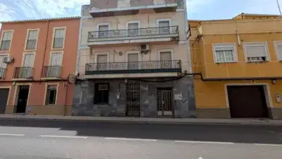 Chalet en venta para reforma 4 dormitorios 3 ba	nos 240m	2