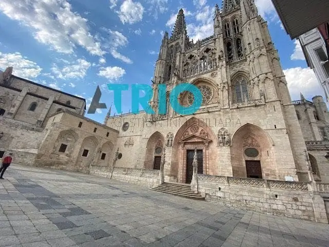 Piso en Plaza Sta Maria Burgos oportunidad inversores