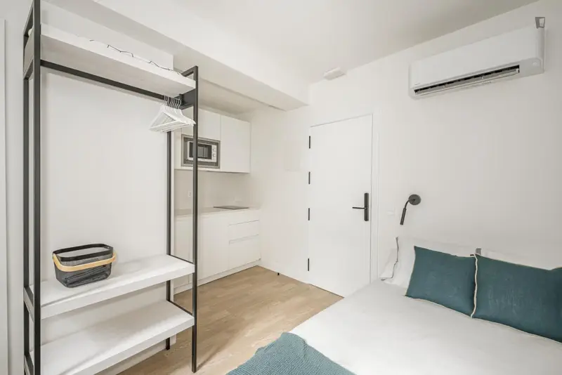 Habitación en Alquiler Málaga - Amueblada con Servicios Incluidos