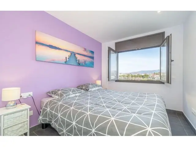 Apartamento en Empuriabrava con Terraza de 35m2 y Trastero