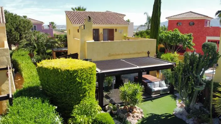Casa 3 Dormitorios 2 Baños Echo Rock Pergola Bioclimatica Jardines Terraza Garage