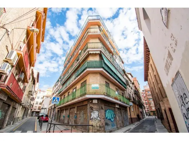 Piso amplio en centro de Granada 185m2 4 dormitorios 2 baños reforma integral