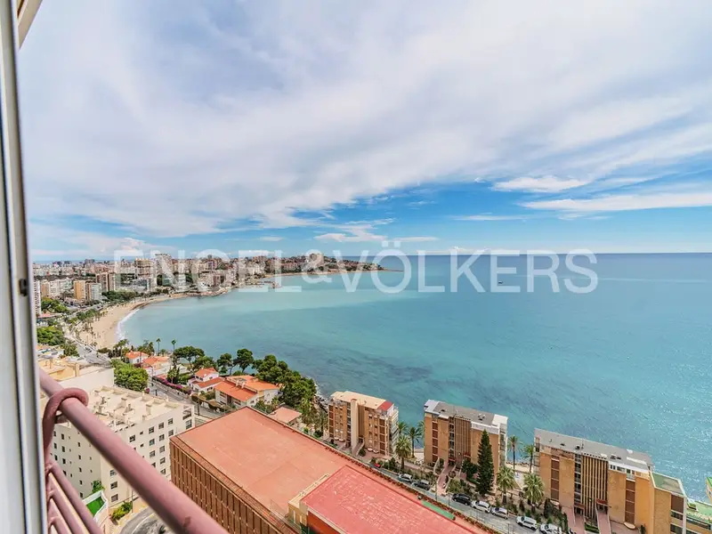 Apartamento en venta en Albufereta Alicante con vistas al mar