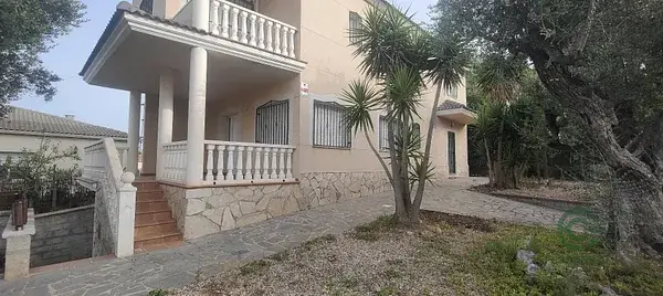 Casa en Piera con Piscina y Garaje - 3 Plantas