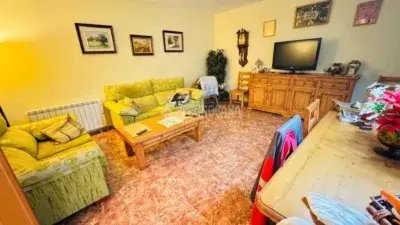 Chalet Independiente en Escalona con Piscina y Gran Parcela