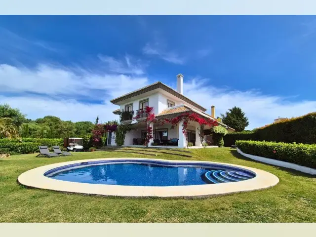 Adosado 5 Dormitorios San Roque Club Jardin Piscina