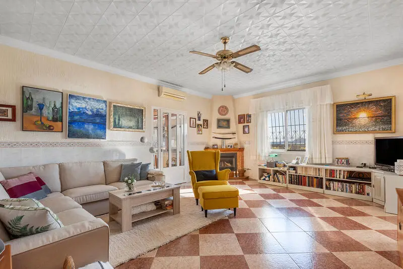 Villa en Venta 3 Dormitorios Piscina Privada Pista Tenis