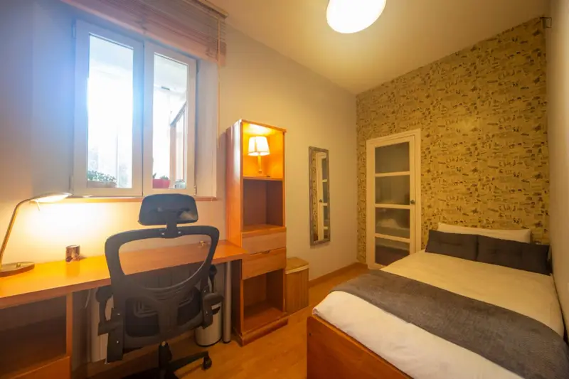 Habitacion individual en piso compartido Granada centro