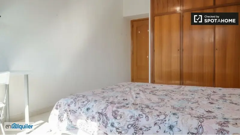 Habitaciones en Piso de 5 Dormitorios en Tetuan