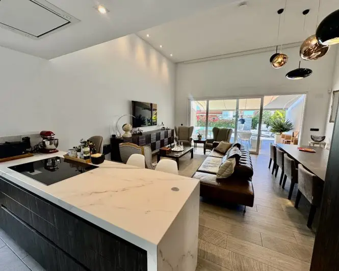 Villa de Lujo 2 Dormitorios en Venta