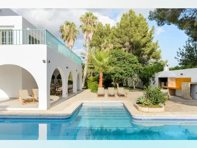 Casa Rural con Piscina en Ibiza para 9 Personas