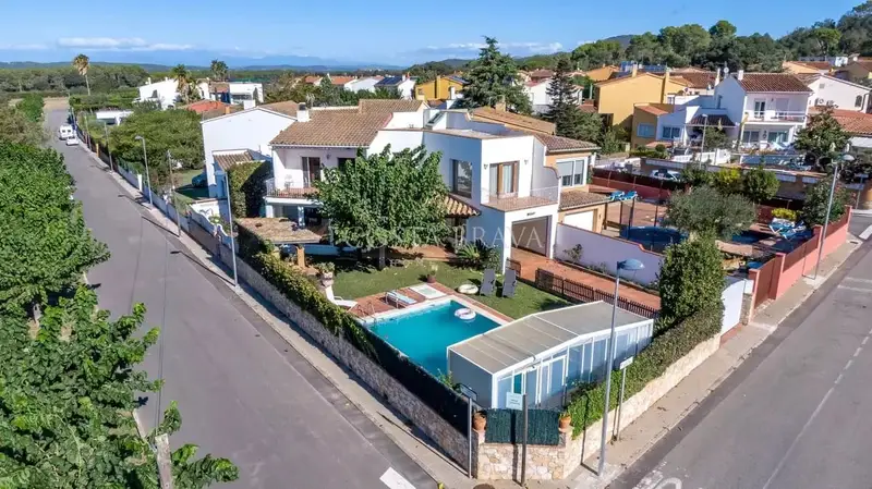 Casa Pareada en Esclanya Begur Girona