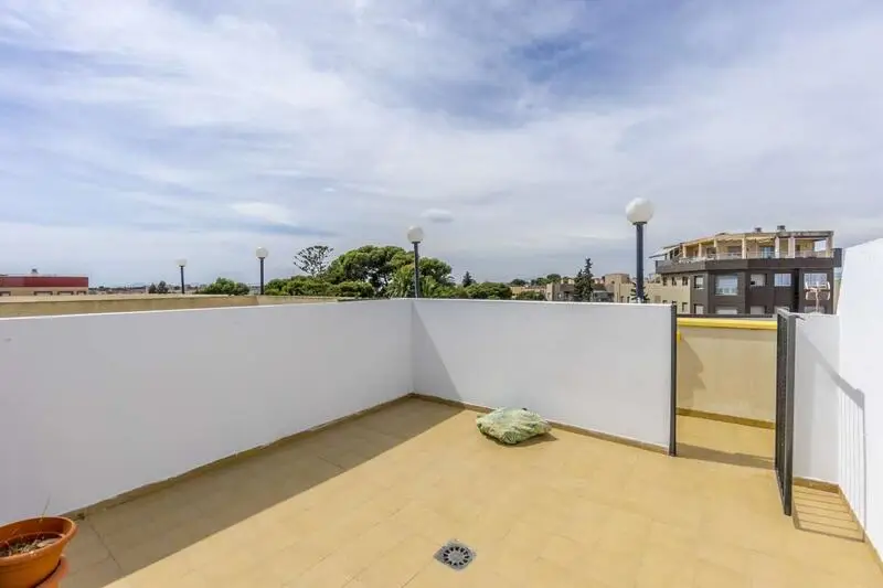 Apartamento en San Pedro del Pinatar con Terraza y Parking