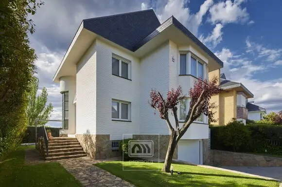 Chalet Independiente Reformado en Pozuelo de Alarcon