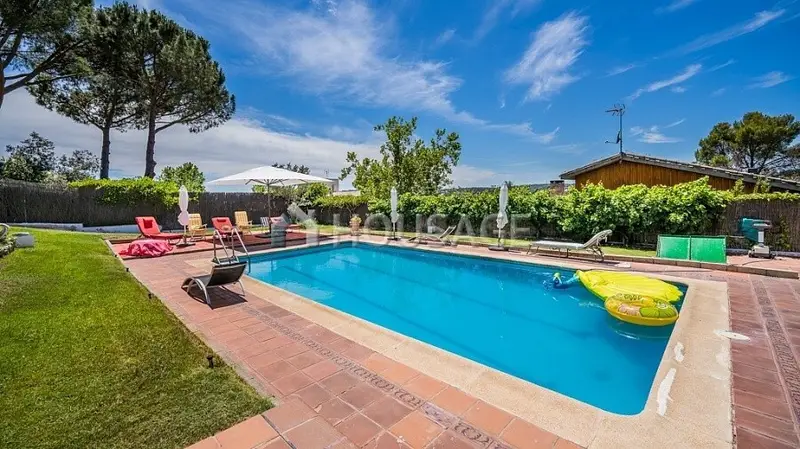 Chalet en Santo Domingo 5 dormitorios 4 baños Jardin Piscina