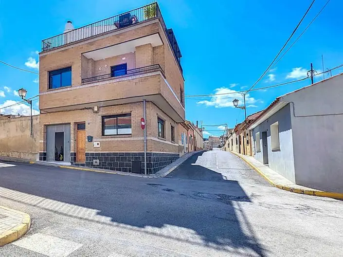 3 Bed Townhouse for sale