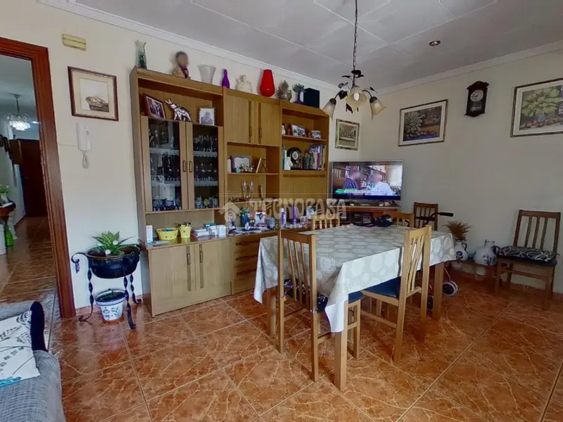 Piso en Venta en La Creu de Barbera 3 habitaciones