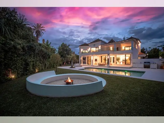 Villa de Lujo 5 Dormitorios Nueva Andalucia