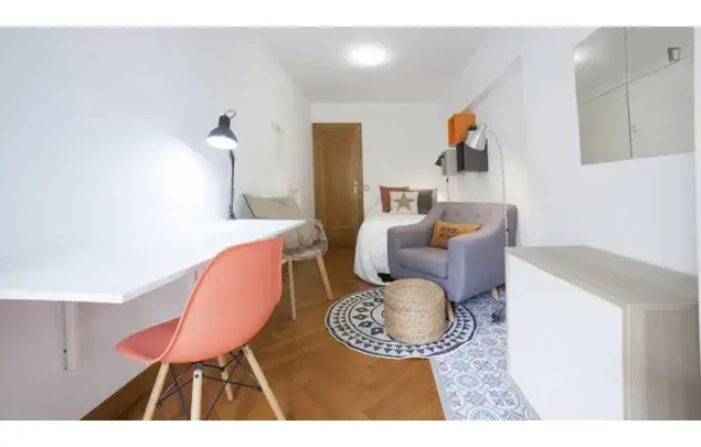 Alquiler Apartamento 4 Dormitorios Barcelona Estudiantes Profesionales