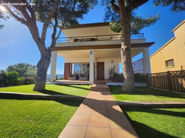 Casa en Comarruga con Vistas al Mar y Piscina