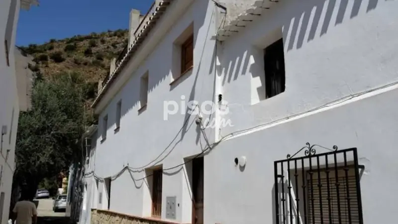 Chalet con dos casas en Periana Ideal para inversion