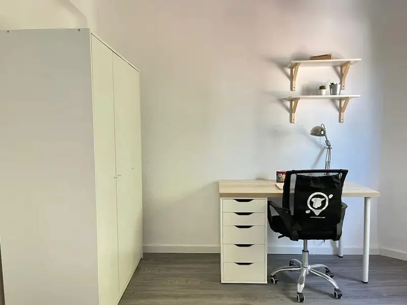 Apartamento en Alquiler Madrid Calle de Pradales 2 dormitorios 1 ba
